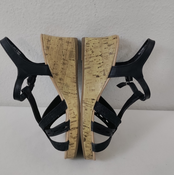 💥FINAL PRICE💥 SO Girls Black Memory Foam Open Toe Sandals Size 4 - Picture 3 of 6